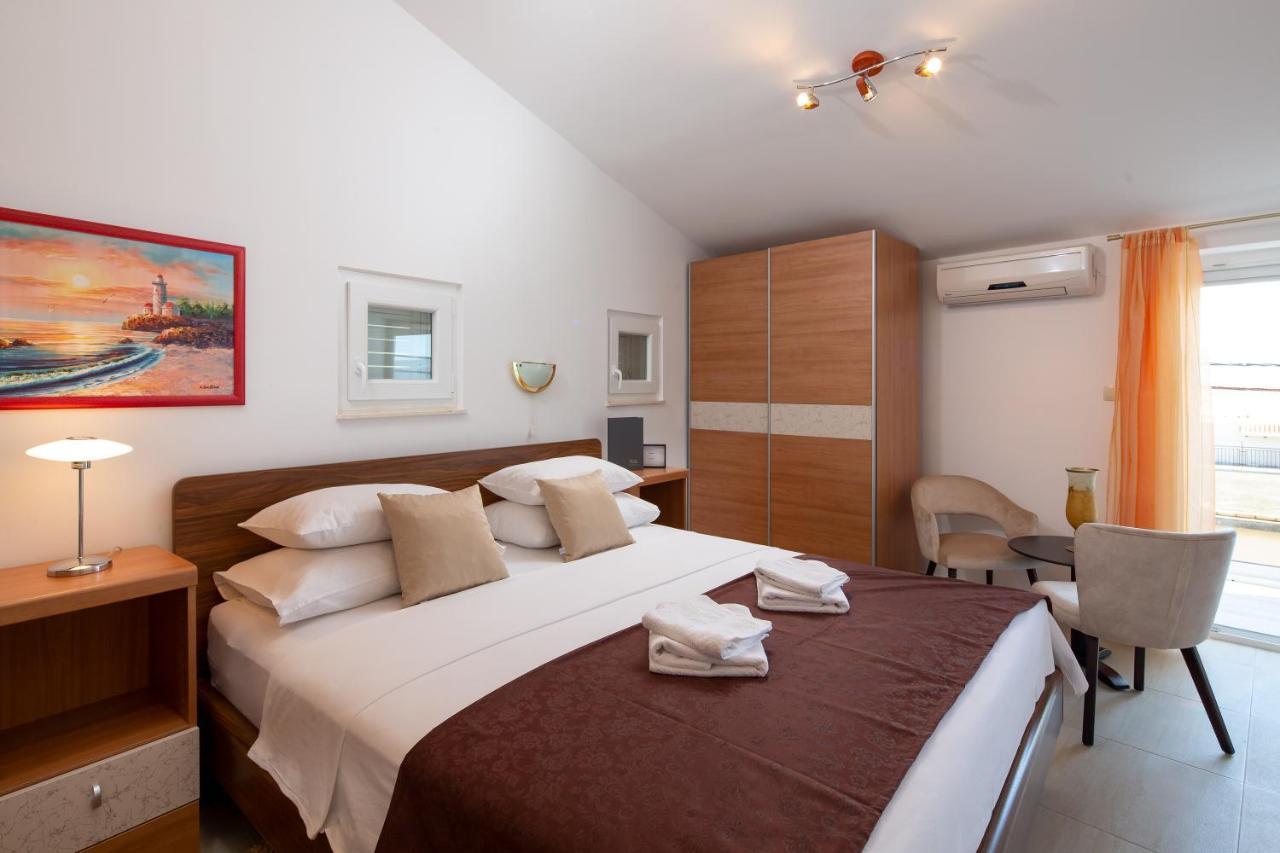 Villa Mandalinic Omis Bagian luar foto
