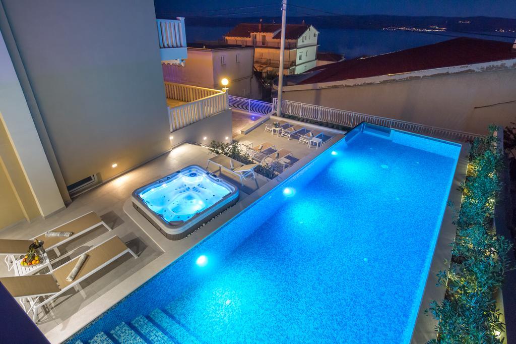 Villa Mandalinic Omis Bagian luar foto