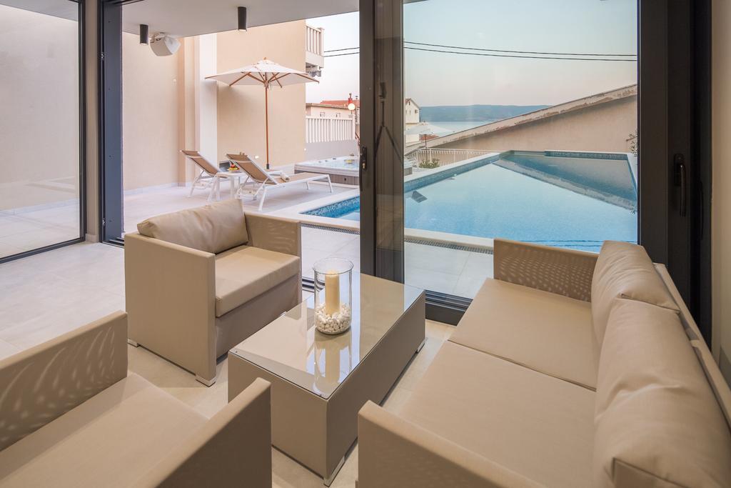 Villa Mandalinic Omis Bagian luar foto
