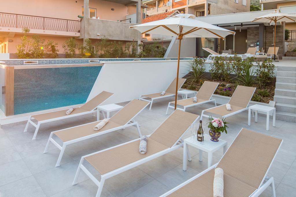 Villa Mandalinic Omis Bagian luar foto