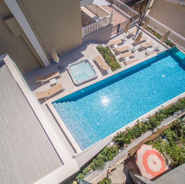 Villa Mandalinic Omis Bagian luar foto