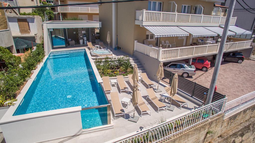 Villa Mandalinic Omis Bagian luar foto