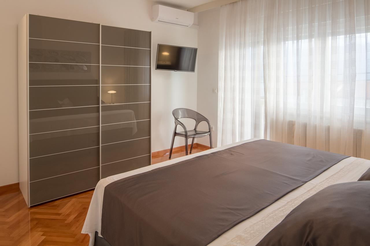 Villa Mandalinic Omis Bagian luar foto