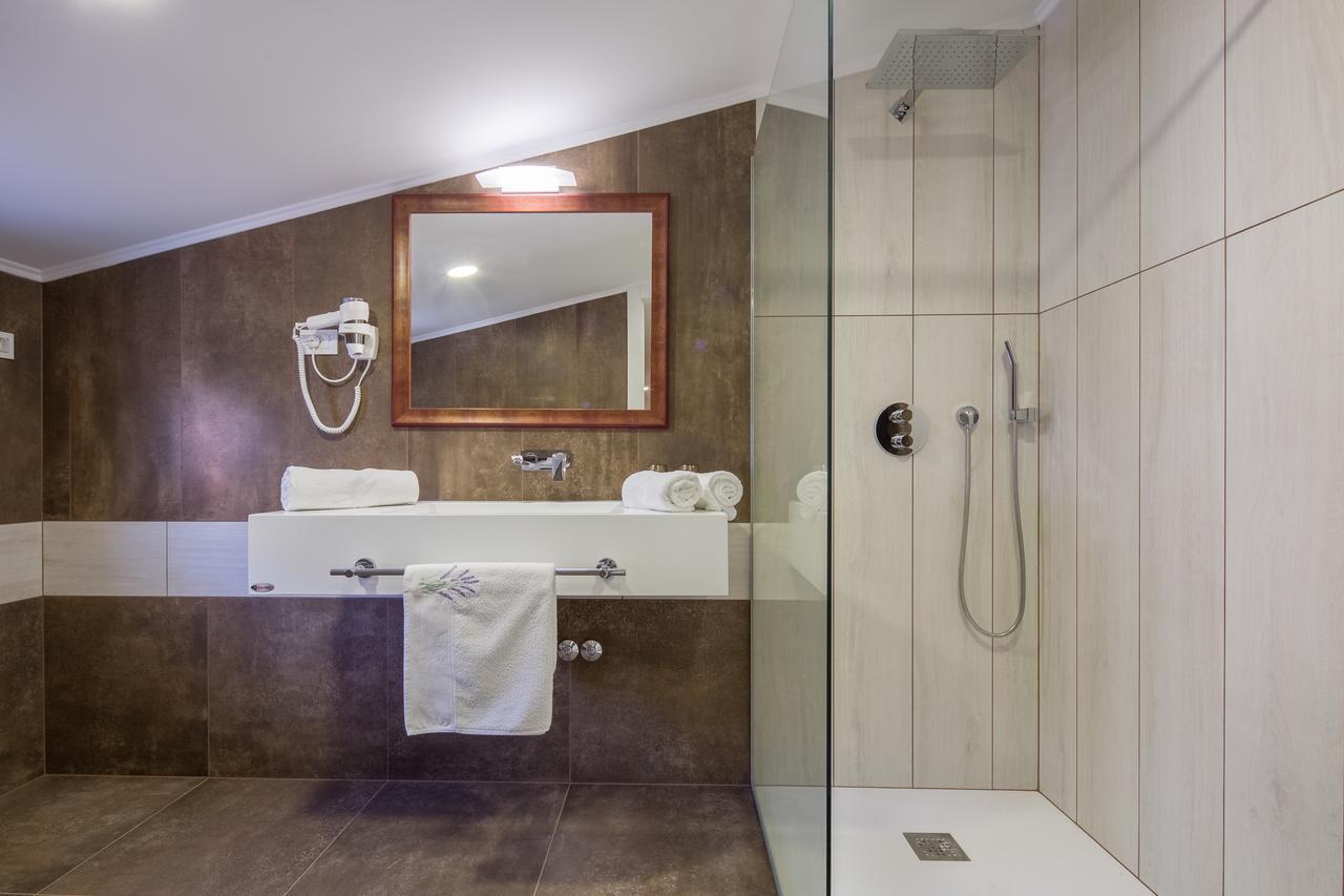 Villa Mandalinic Omis Bagian luar foto